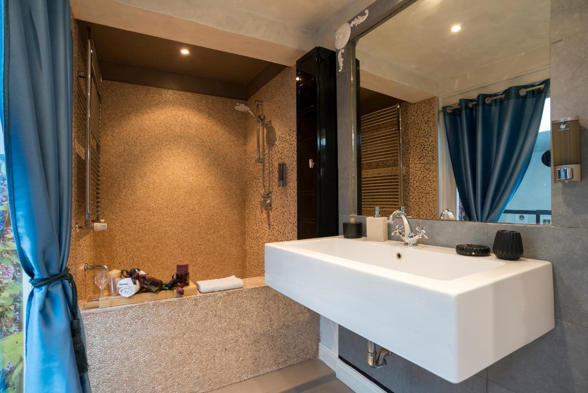 Luxury Piazza Di Spagna Escape With Terrace And Private Spa Rome Exterior photo